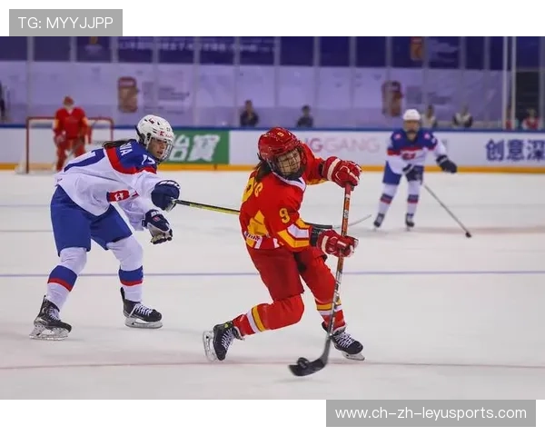 冰球队伍提升围板争夺能力,训练强度显著加大