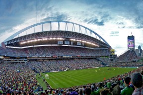 乐鱼app-中超外援状态火热，成为球队冲冠关键，中超外援效力时间