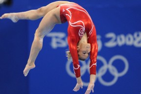 Leyu Sport下载-前热刺球员阿尔德韦雷尔德：文体两开花，多面人生精彩绽放，阿黛尔热刺球迷